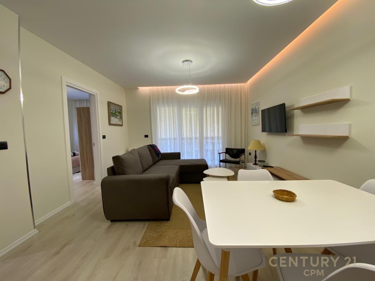 TEK LICEU ARTISTIK JAPIM ME QIRA APARTAMENT MODERN 1+1