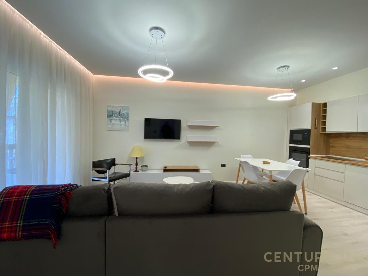 TEK LICEU ARTISTIK JAPIM ME QIRA APARTAMENT MODERN 1+1