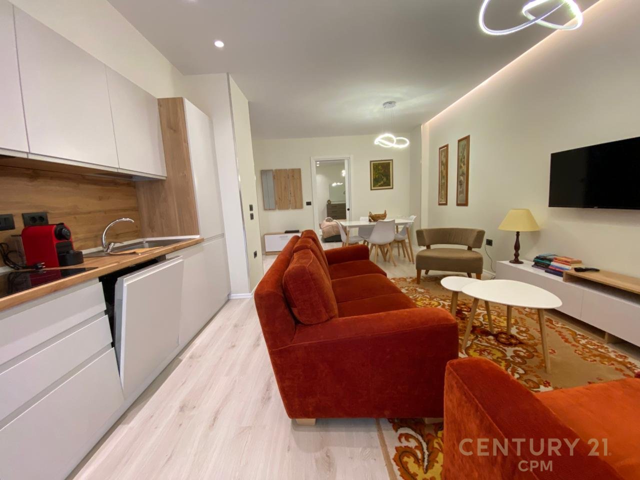 TEK LICEU ARTISTIK JAPIM ME QIRA APARTAMENT MODERN 1+1