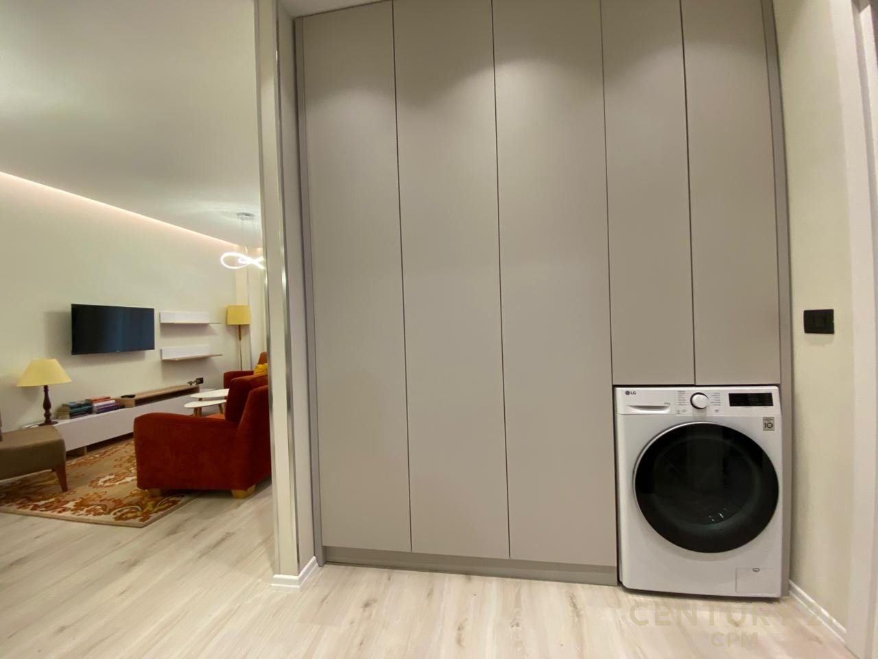 TEK LICEU ARTISTIK JAPIM ME QIRA APARTAMENT MODERN 1+1