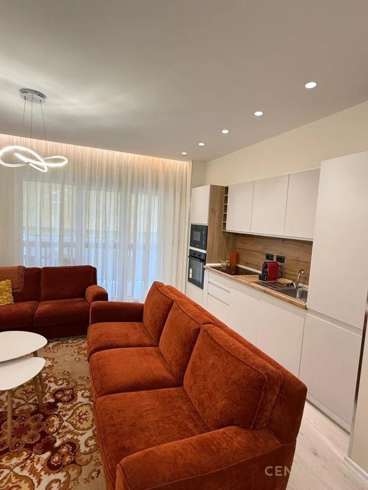 TEK LICEU ARTISTIK JAPIM ME QIRA APARTAMENT MODERN 1+1