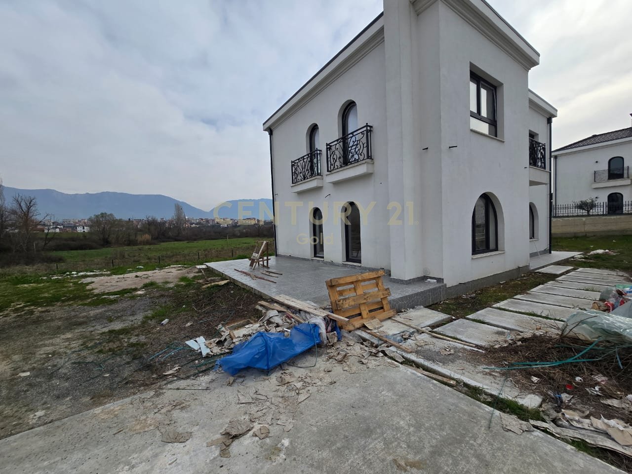 VILLA INDIVIDUALE IN VENDITA A MJULL BATHORE!