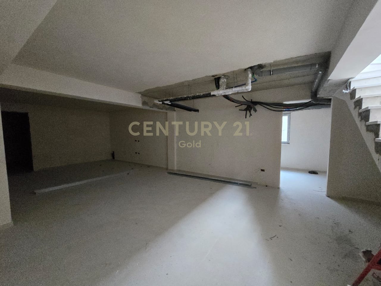 VILLA INDIVIDUALE IN VENDITA A MJULL BATHORE!