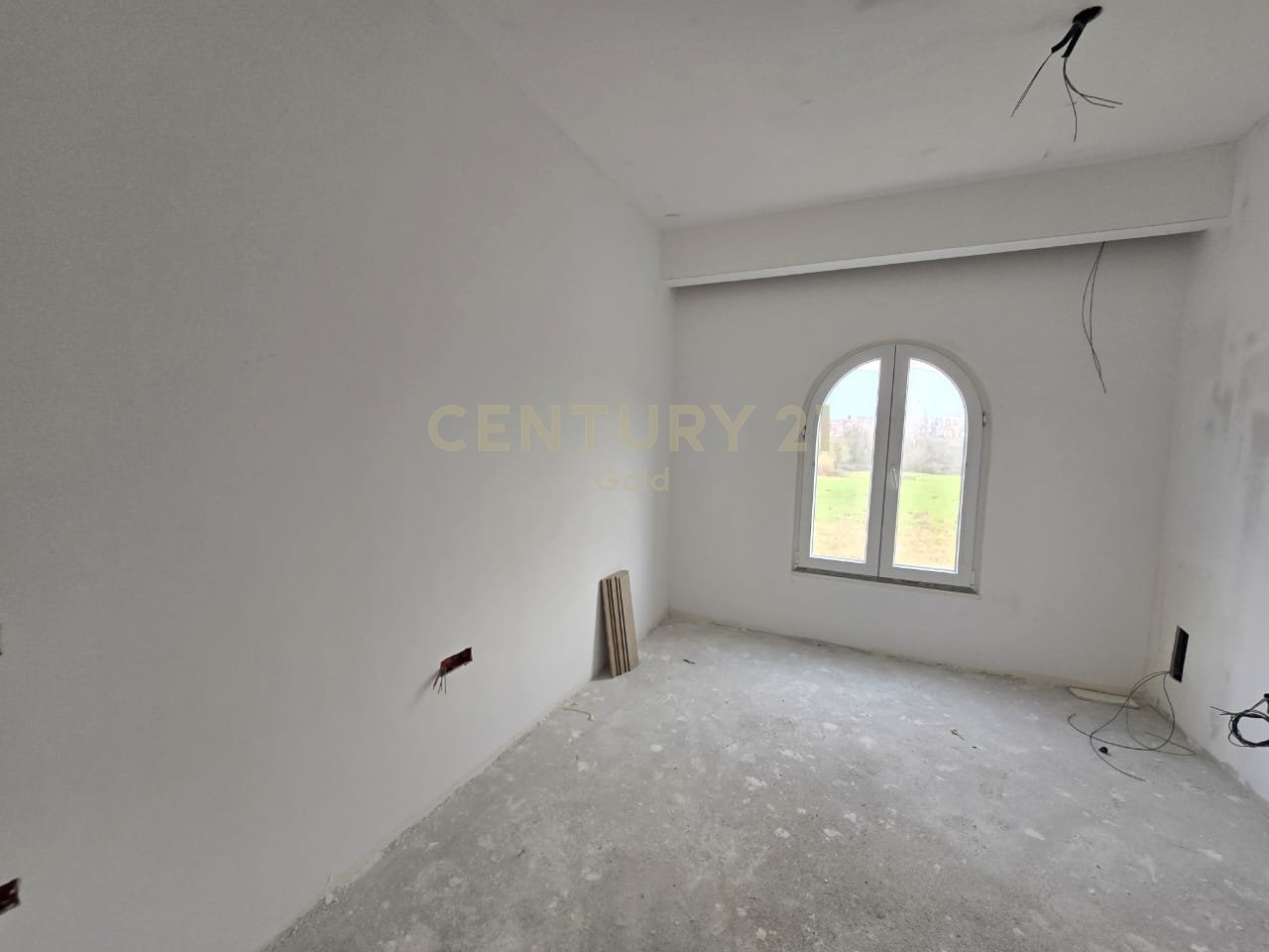 VILLA INDIVIDUALE IN VENDITA A MJULL BATHORE!