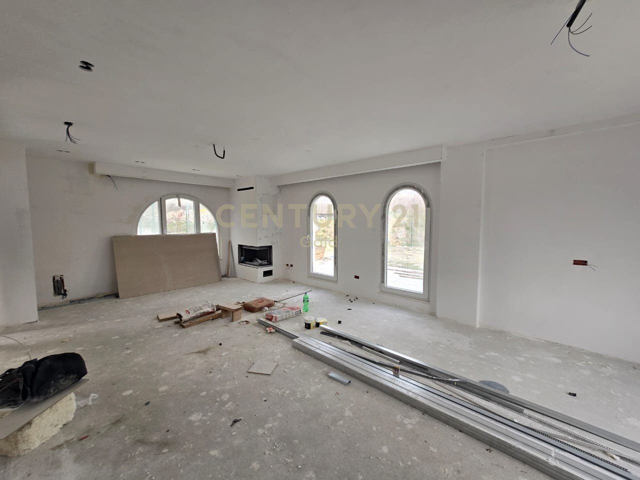 VILLA INDIVIDUALE IN VENDITA A MJULL BATHORE!