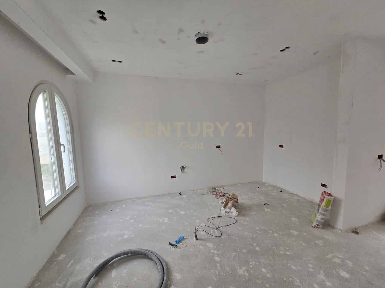 VILLA INDIVIDUALE IN VENDITA A MJULL BATHORE!