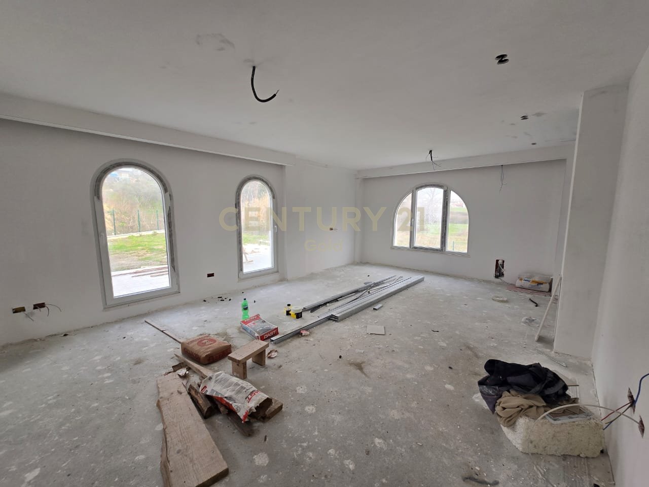 VILLA INDIVIDUALE IN VENDITA A MJULL BATHORE!