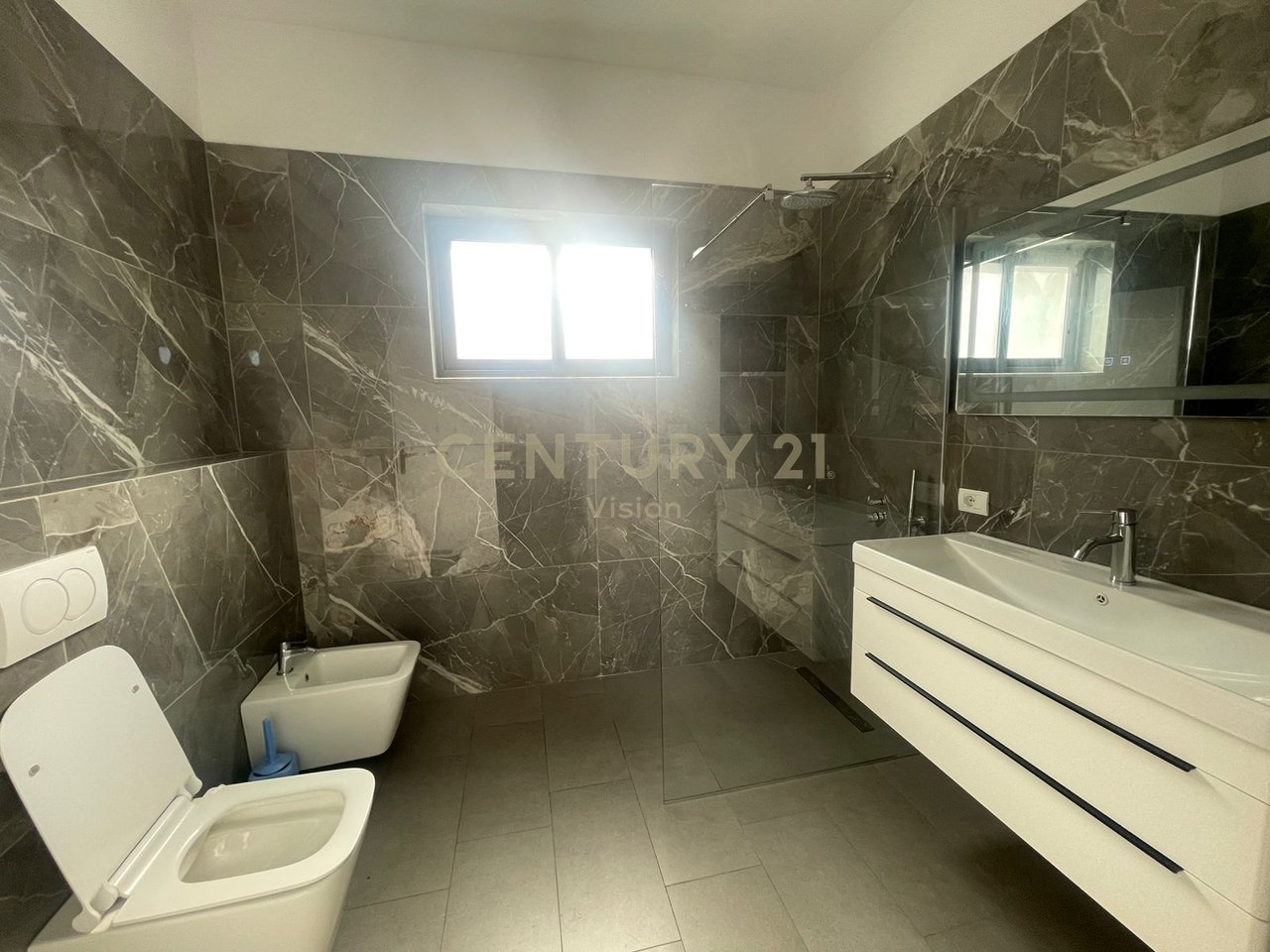 Apartament 3+1 Me Qira në Qendër, Shkodër  | 120 m²