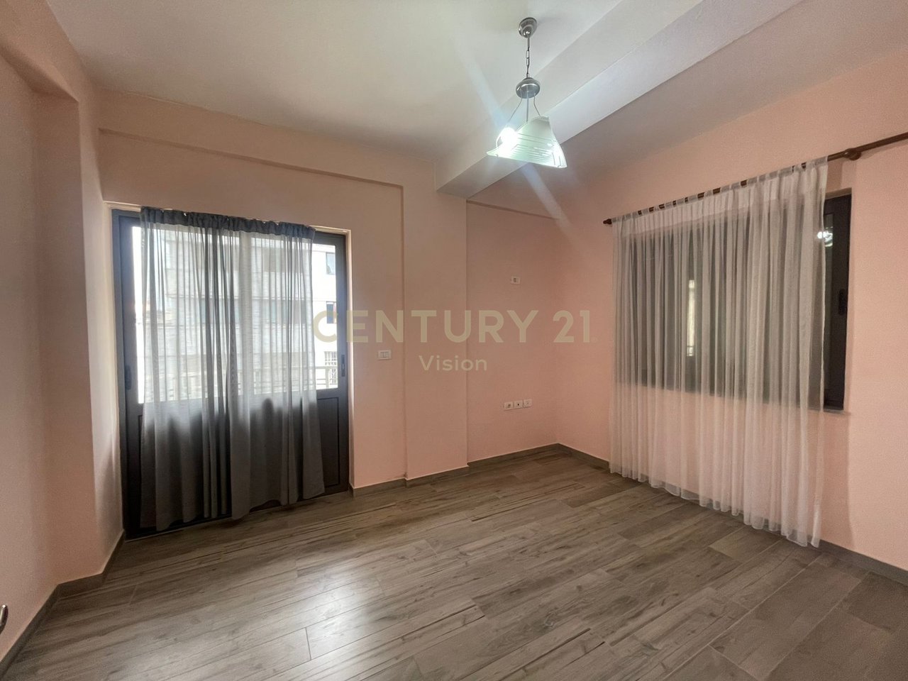Apartament 3+1 Me Qira në Qendër, Shkodër  | 120 m²