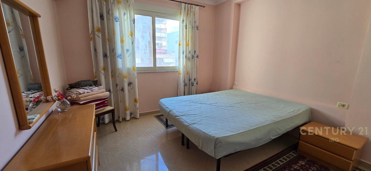 APARTMENT 2+1 NEAR THE RED SCHOOL!