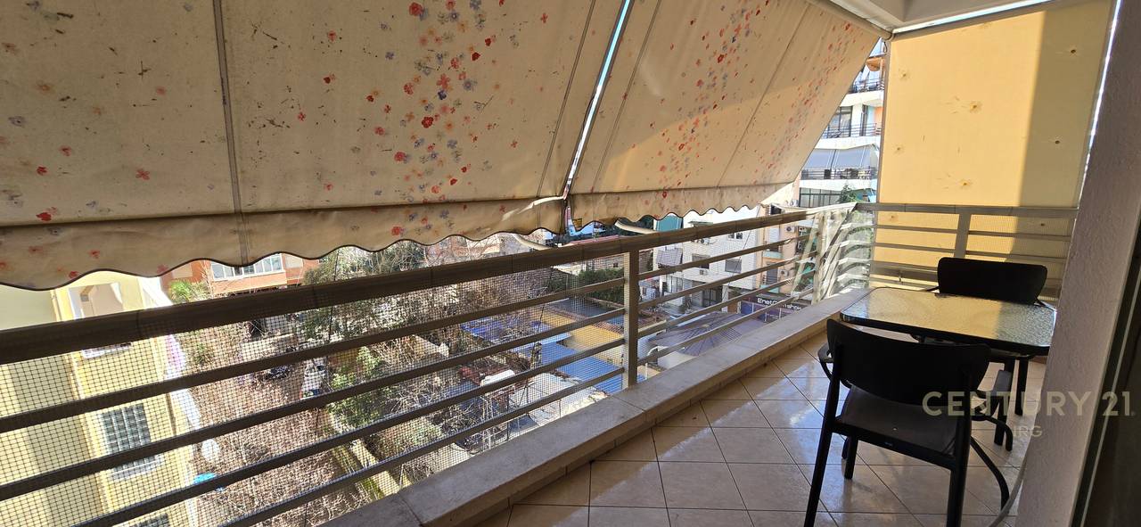 APARTMENT 2+1 NEAR THE RED SCHOOL!