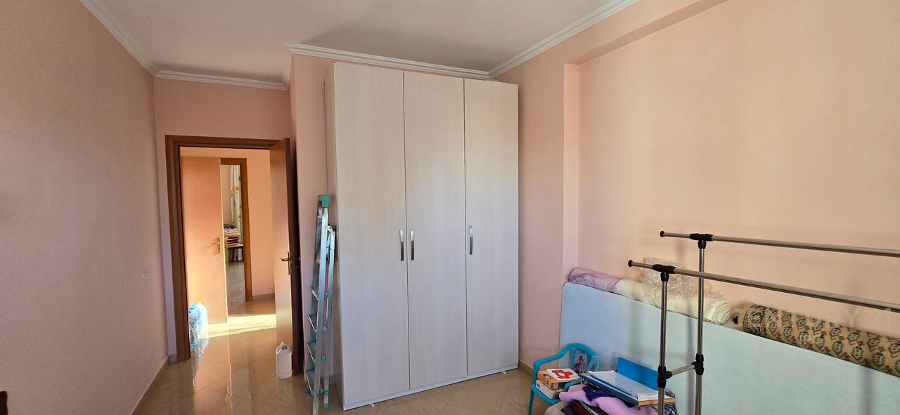 APARTMENT 2+1 NEAR THE RED SCHOOL!