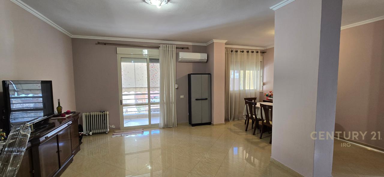 APARTMENT 2+1 NEAR THE RED SCHOOL!