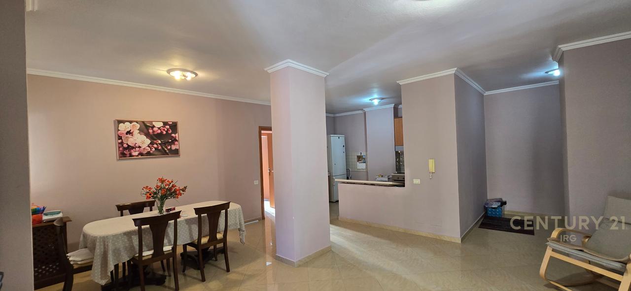 APARTMENT 2+1 NEAR THE RED SCHOOL!