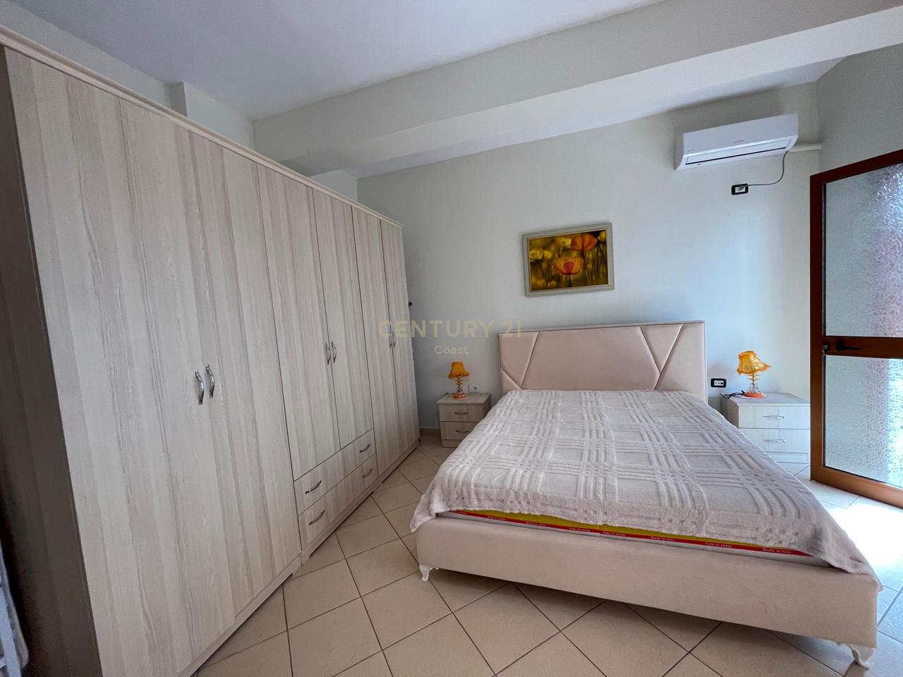 JEPET ME QIRA APARTAMENT ME HAPESIRE TE BOLLSHME  1+1 KATI I 2-TE