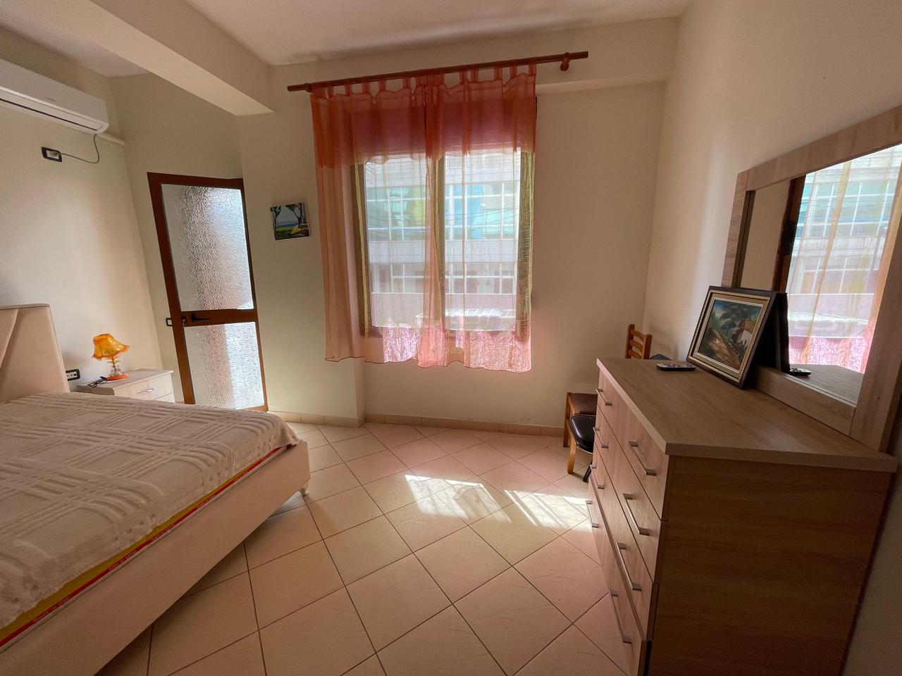 JEPET ME QIRA APARTAMENT ME HAPESIRE TE BOLLSHME  1+1 KATI I 2-TE