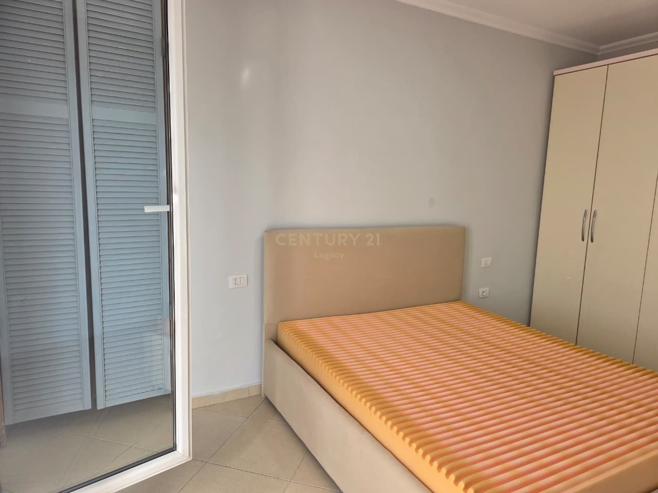 Jepet me qira Apartament 2+1+depo  Kompleksi Gener 2