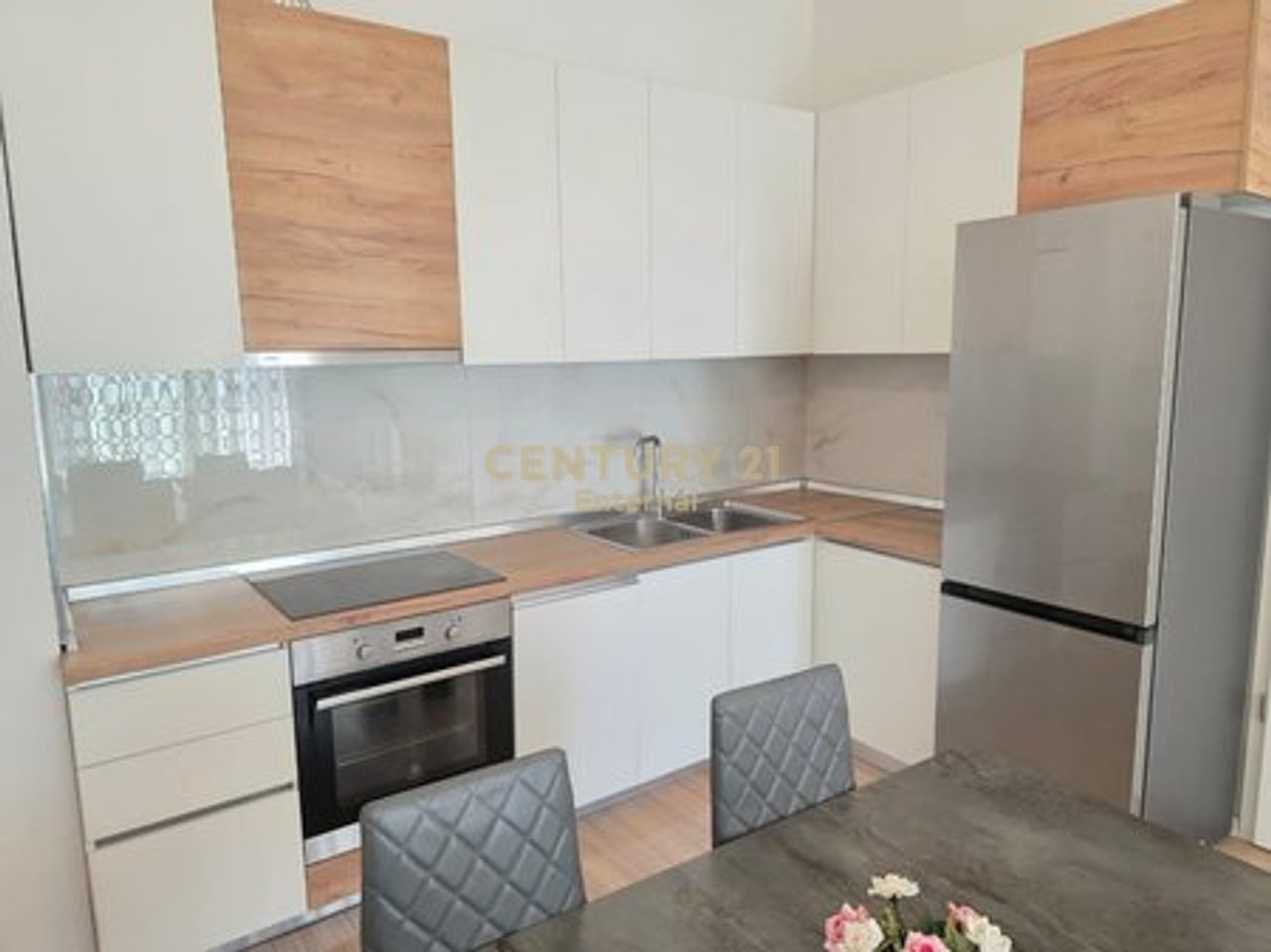 Apartment 2+1 For Rent + Parking Spot in the 21st December Area