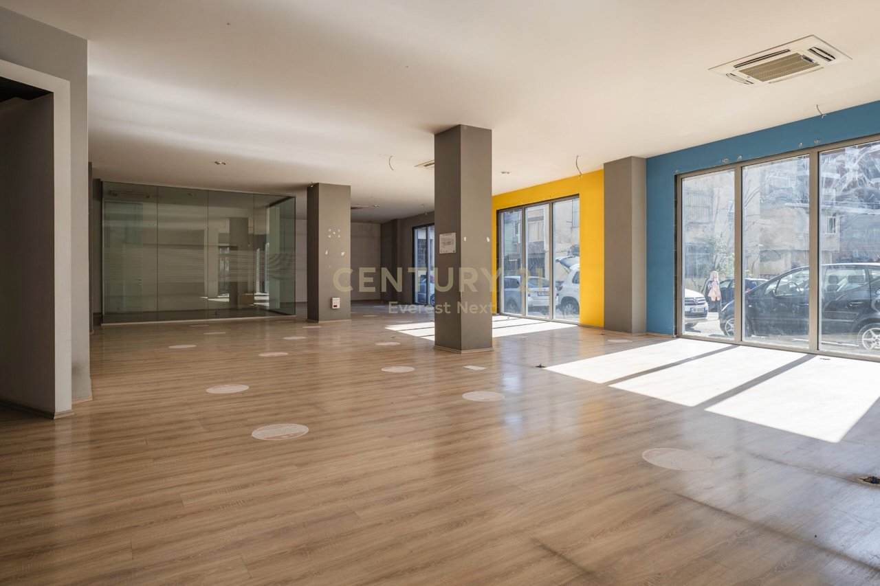 Shitet Ambient Komercial Tregu i Ri Elektrik