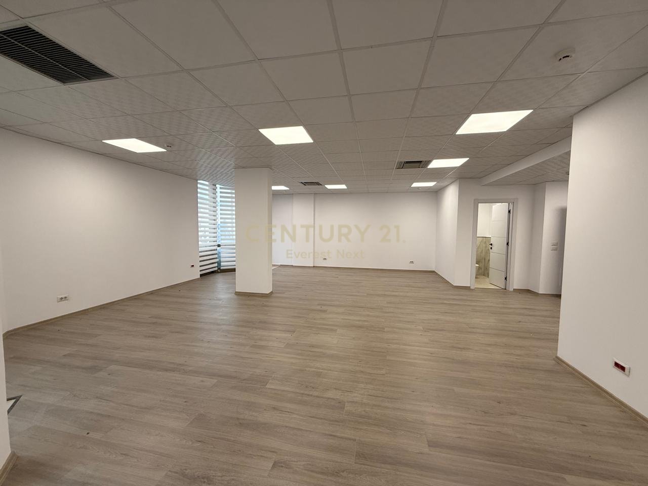 Shitet Ambient Komercial Tregu i Ri Elektrik