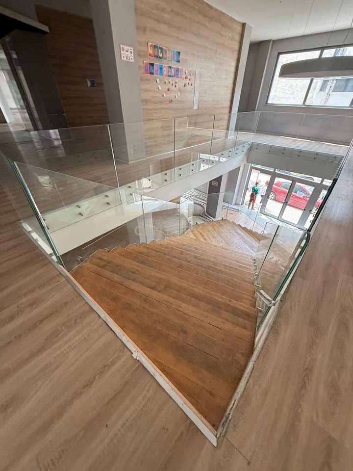 Shitet Ambient Komercial Tregu i Ri Elektrik