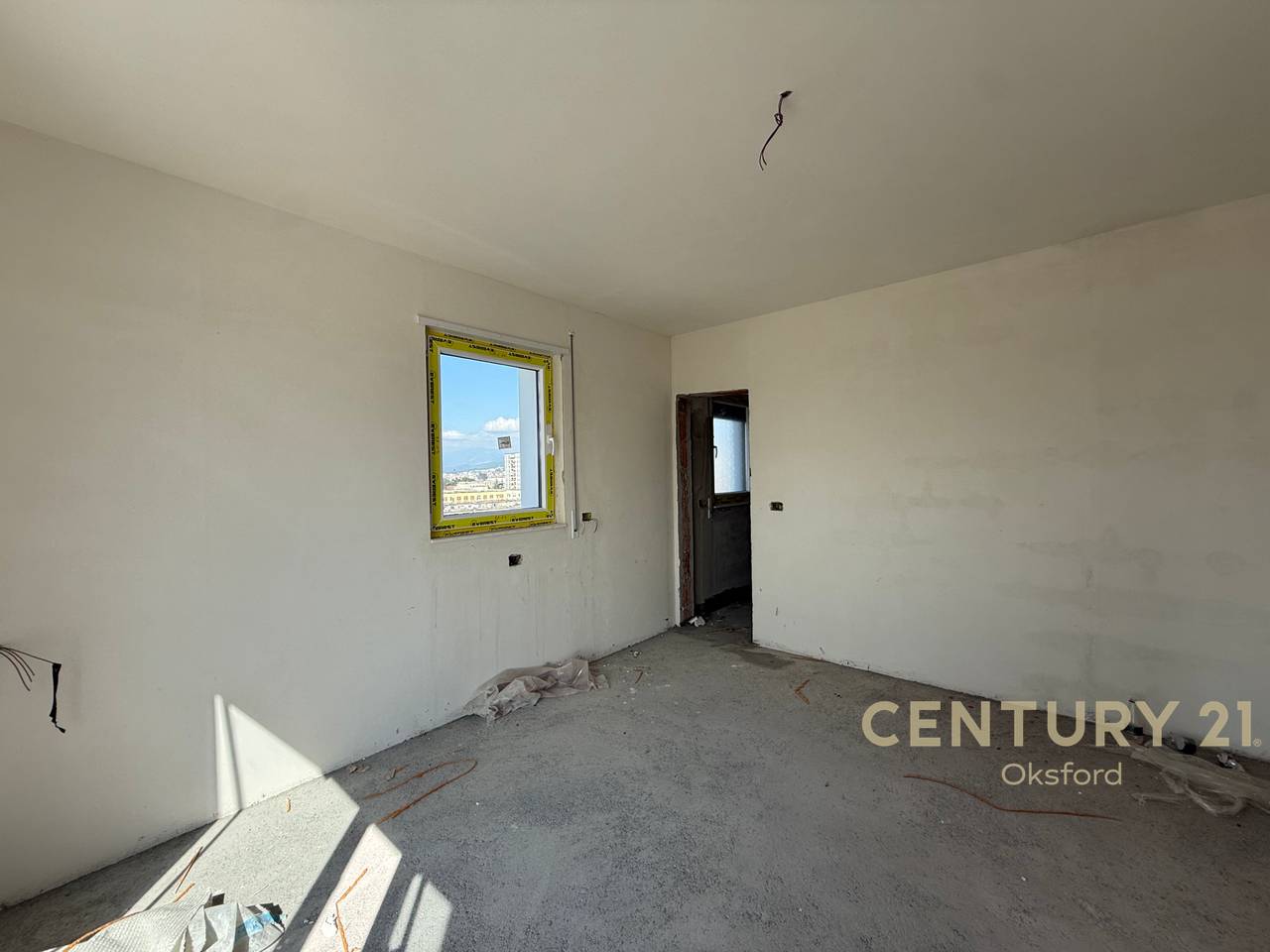 Shesim apartament 2+1+2+Verande , tek Rruga "Hoxha Tasim" ne Xhamllik!