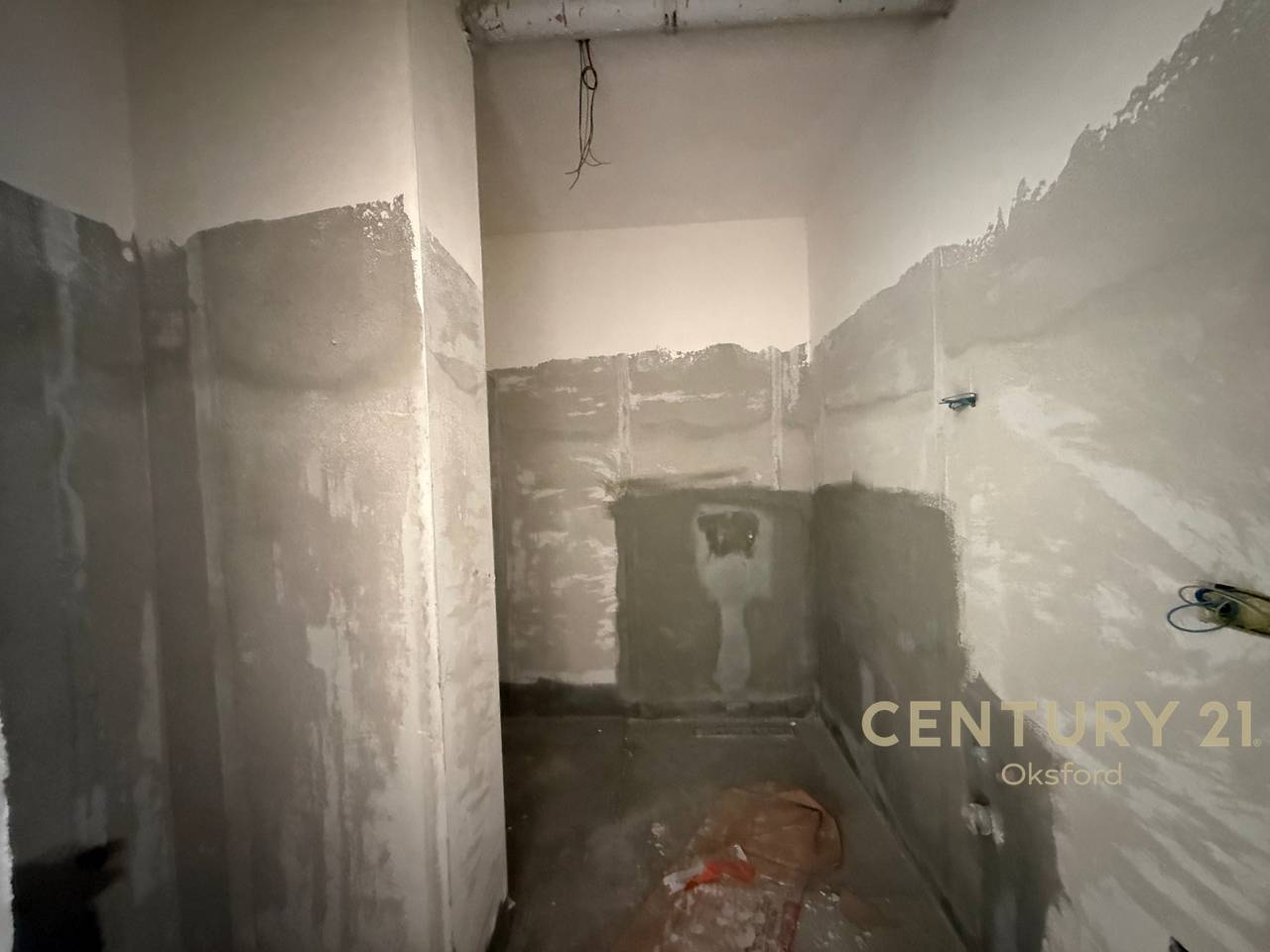 Shesim apartament 2+1+2+Verande , tek Rruga "Hoxha Tasim" ne Xhamllik!