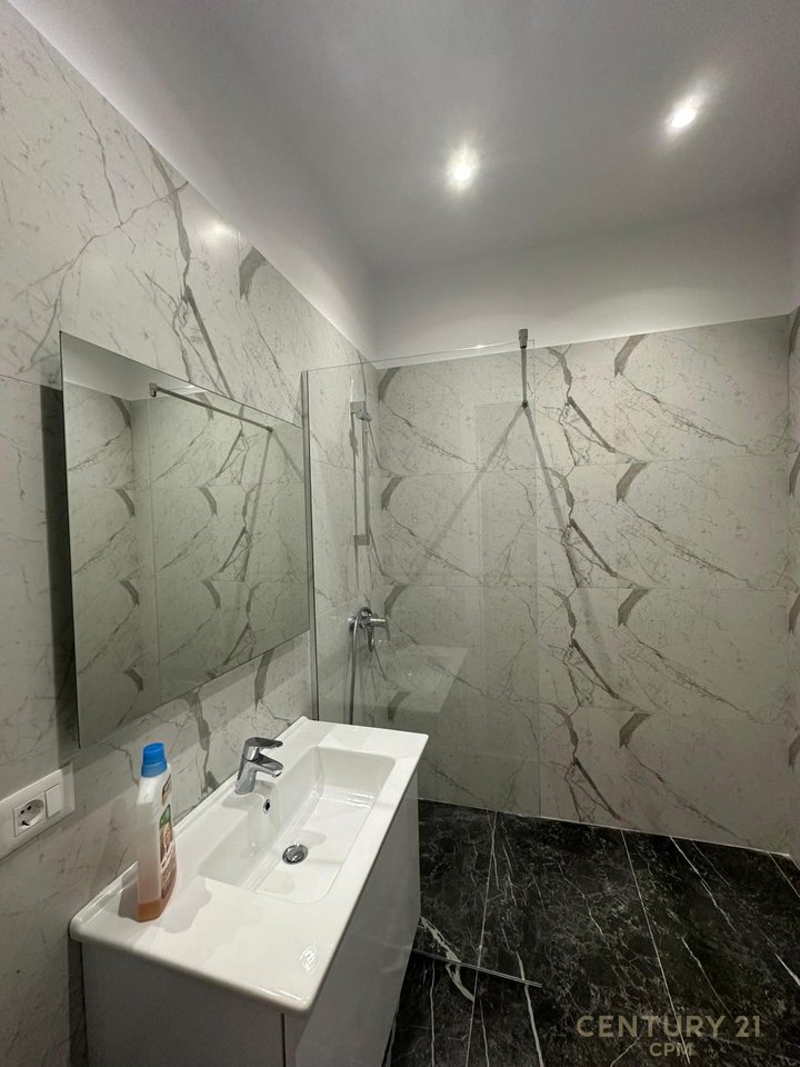 Apartament 1+1+ post parkimi per qira tek Kompleksi Delijorgji !