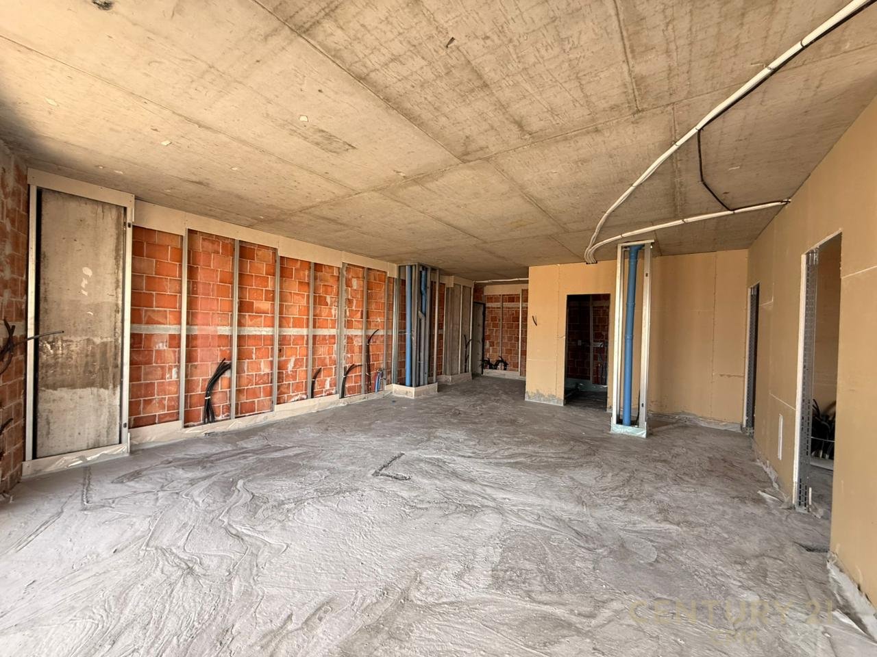 APARTMENT CHOICE 3+1+2+PARKING SPACE AT GRADIENT RESIDENCE WITH VIEW OF TIRANA LAKE!