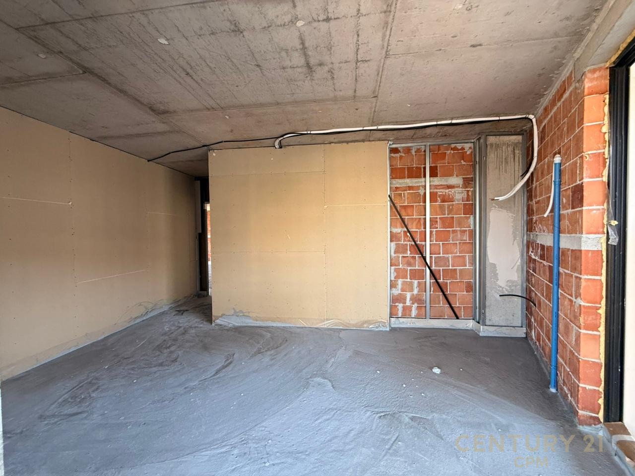 APARTMENT CHOICE 3+1+2+PARKING SPACE AT GRADIENT RESIDENCE WITH VIEW OF TIRANA LAKE!