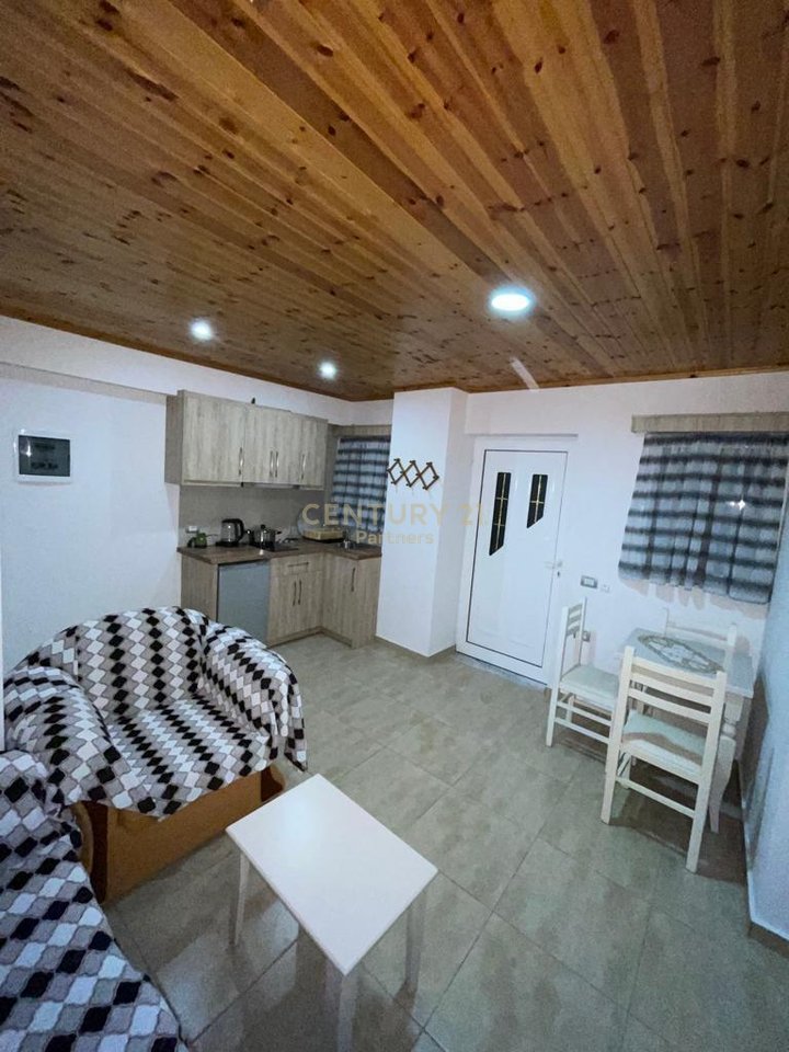 SHESIM DY GARSONJERE VIJE E DYTE NE SARANDE!