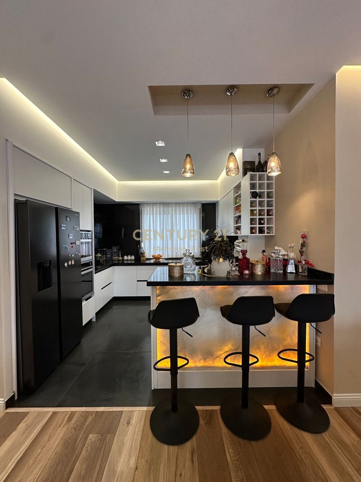 Modern Apartment 2+1+2 with 2 Parking Spaces for Sale at Dry Lake