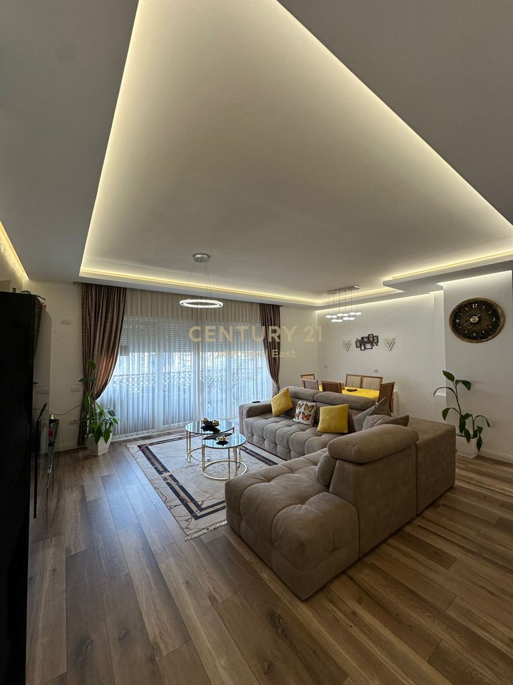 Modern Apartment 2+1+2 with 2 Parking Spaces for Sale at Dry Lake