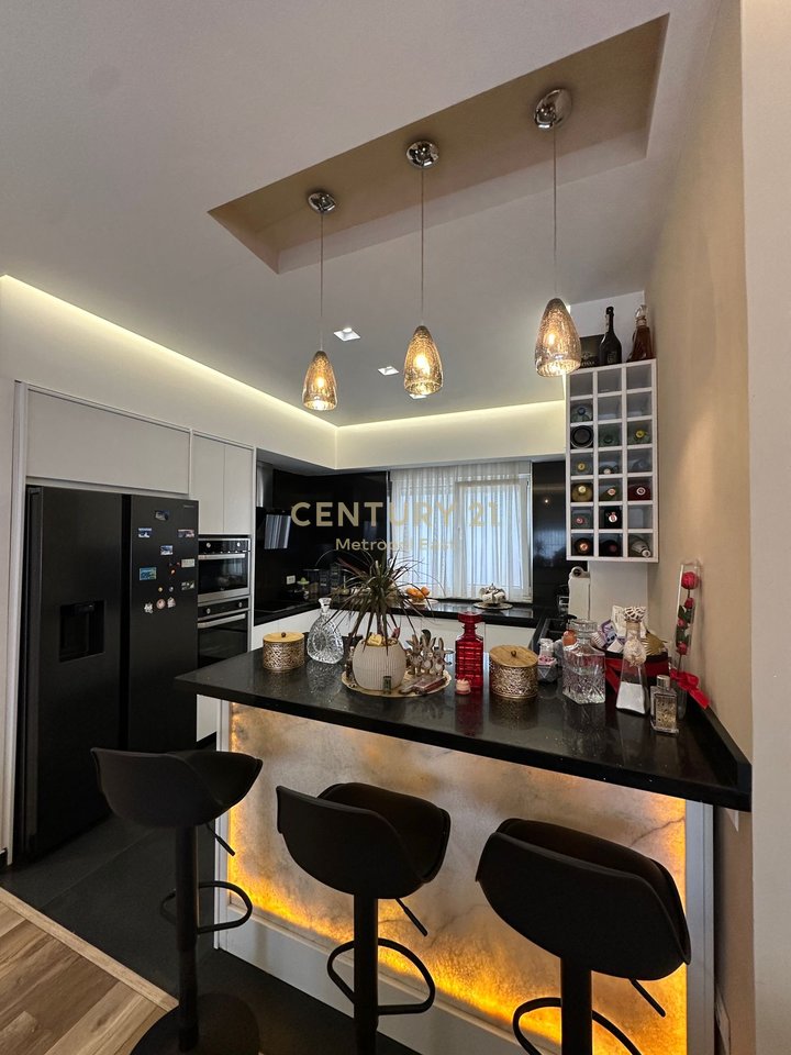 Modern Apartment 2+1+2 with 2 Parking Spaces for Sale at Dry Lake