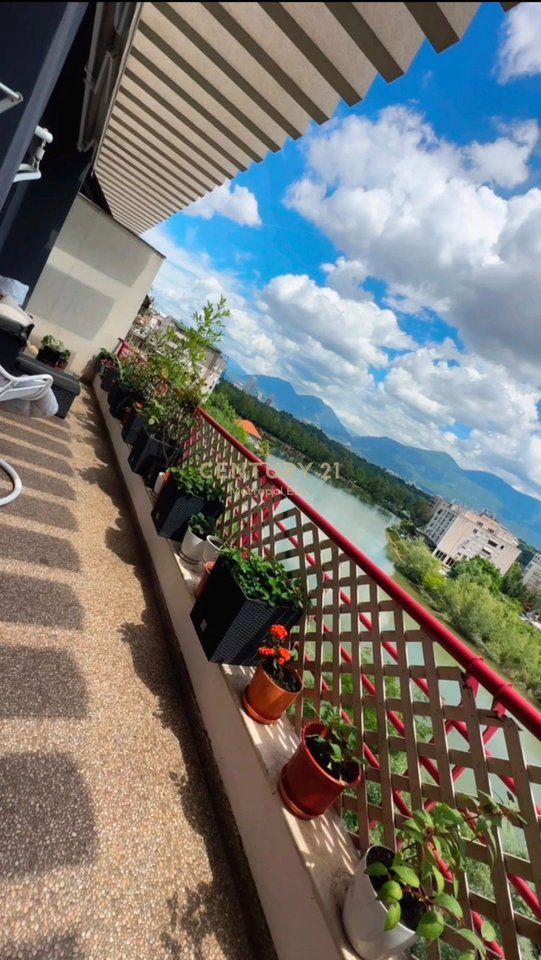 Modern Apartment 2+1+2 with 2 Parking Spaces for Sale at Dry Lake