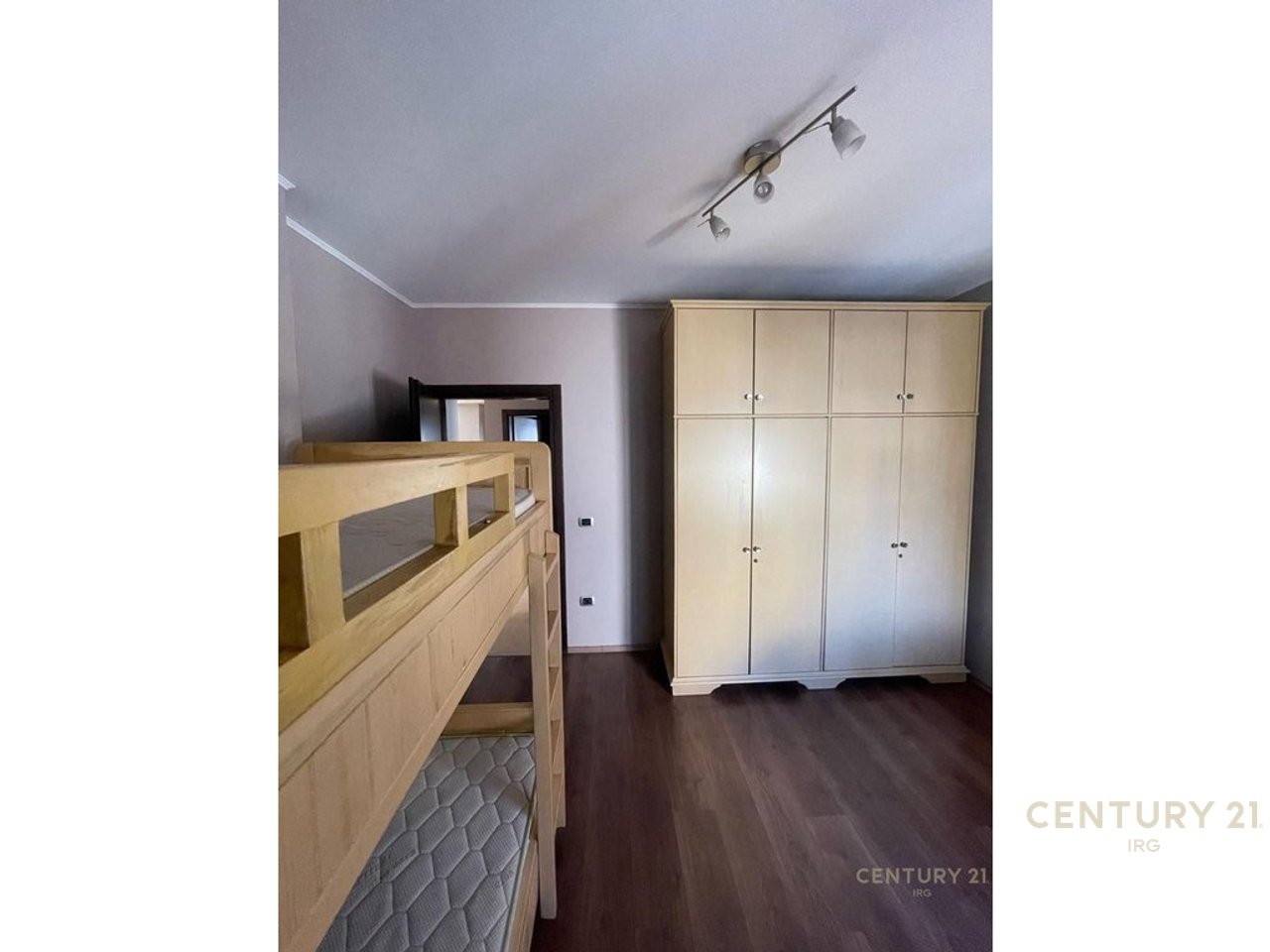 3+1 APARTMENT FOR RENT AT THE BOTANICAL GARDEN!