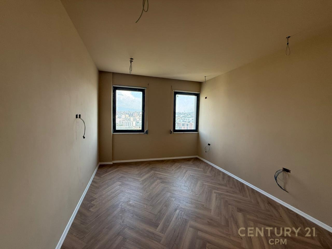 SHESIM APARTMENT 2+1 XHELUKS COMPLEX, DRY LAKE!