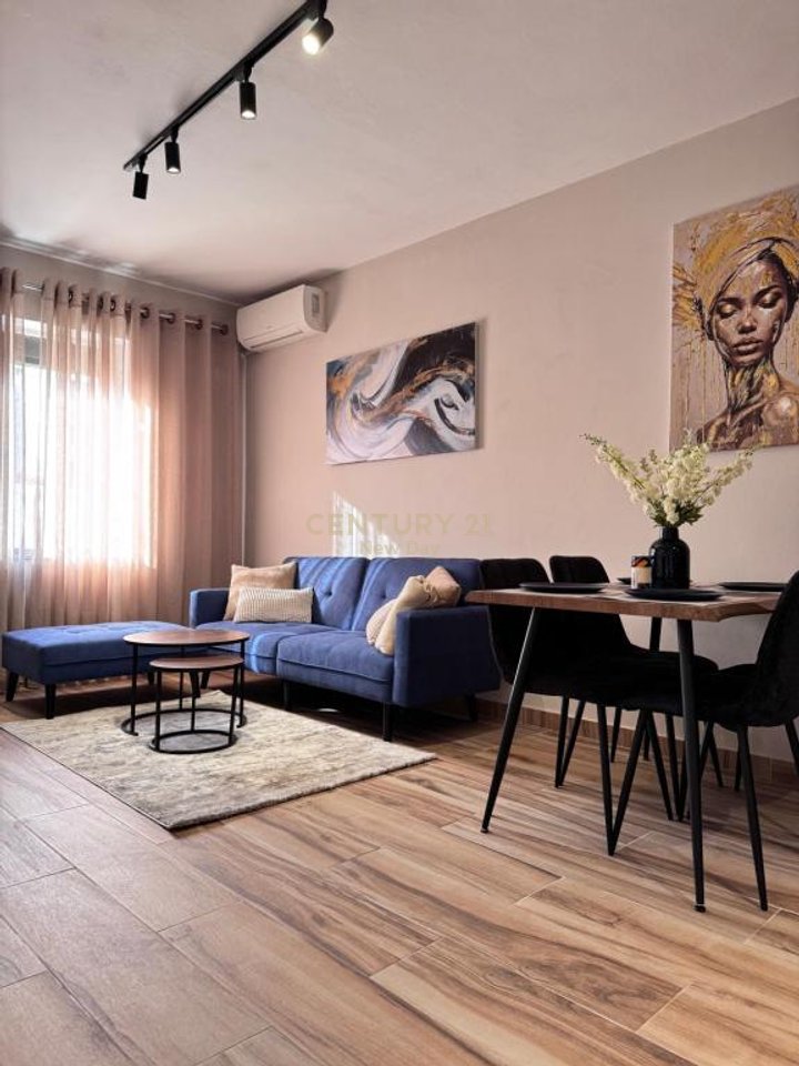 Apartament 2+1 Me Qira në Qender  te Durrësit - 650€ | 73 m²