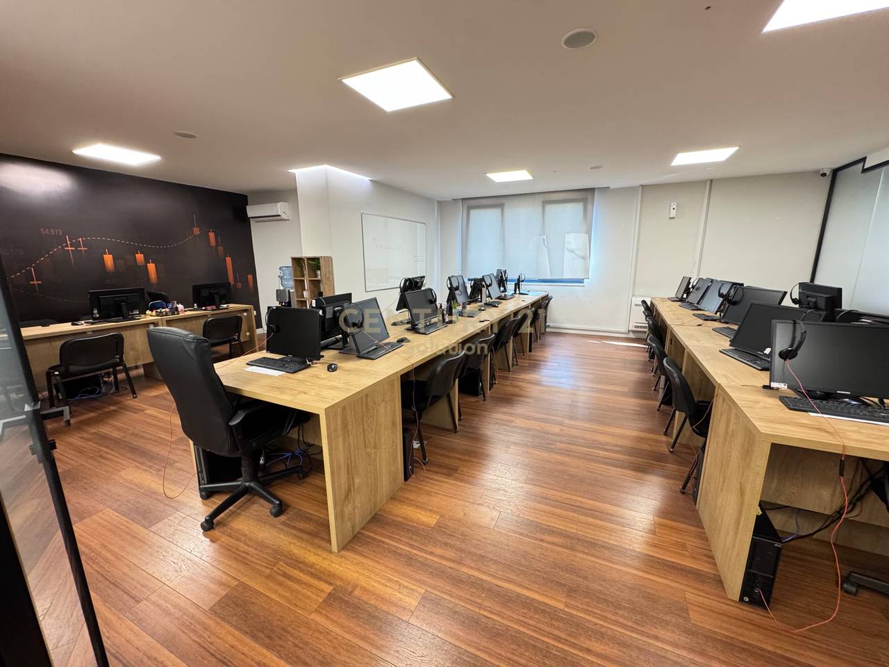 AMBIENT BIZNESI PER QIRA TEK SHALLVARET!