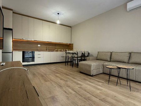 JAPIM ME QIRA APARTAMENT 1+1 TEK UNIVERS CITY