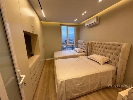 Apartament 2+1+2 per shitje tek Shkolla e Bashkuar!