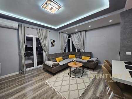 JEPET ME QIRA APARTAMENT 2+1+GARDEROB NE SAUK
