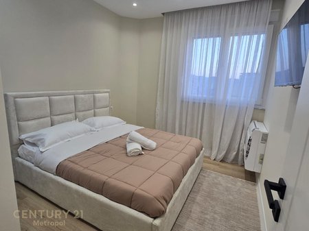 Apartament 1+1 i sapo investuar për qira në bulevardin Zogu i Parë