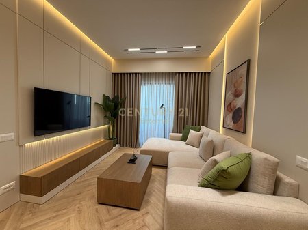 Apartament Luksoz me Qira 2+1+2 në Garden Building