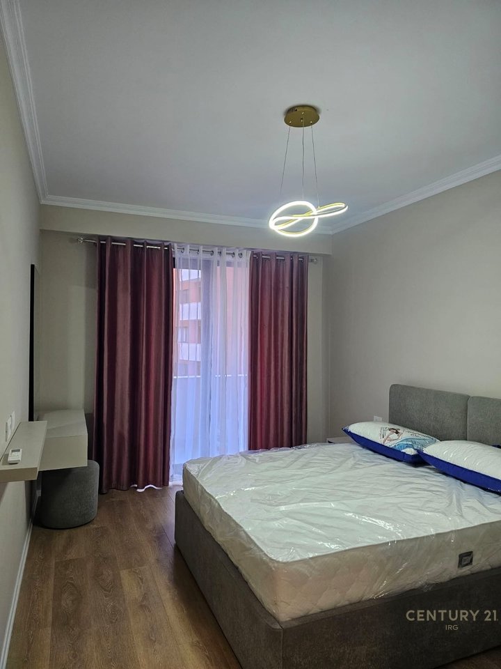 JEPET ME QIRA APARTAMENT 1+1+POST PARKIMI TEK URBAN GATE, ASTIR !