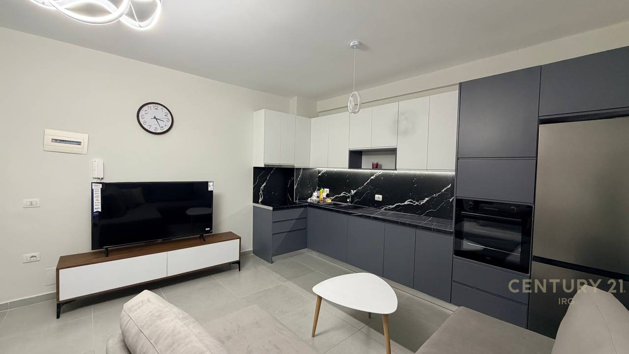 JEPET ME QIRA APARTAMENT 2+1+POST PARKIMI TEK RRUGA DURRESIT !