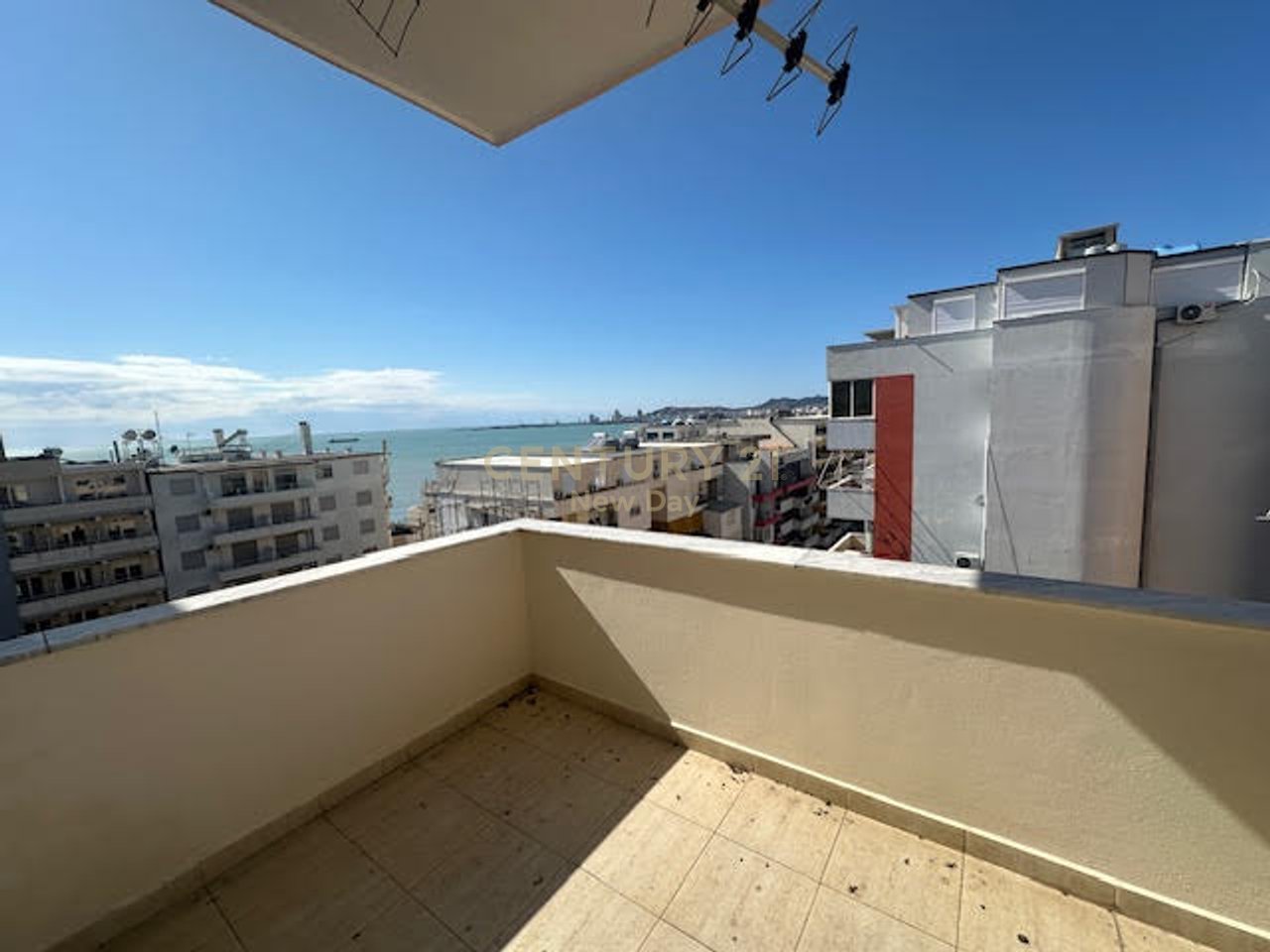 Shitet 1+1 me pamje deti