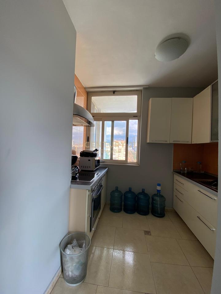 Jepet me Qera Apartament per Zyra 2+1+2 tek IshEkspozita