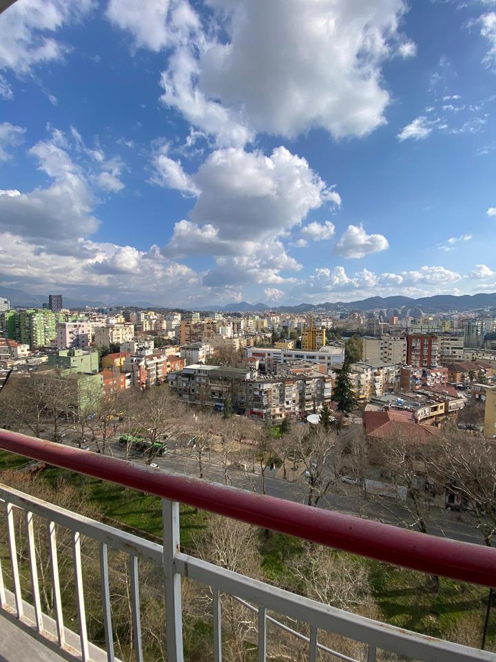 Jepet me Qera Apartament per Zyra 2+1+2 tek IshEkspozita