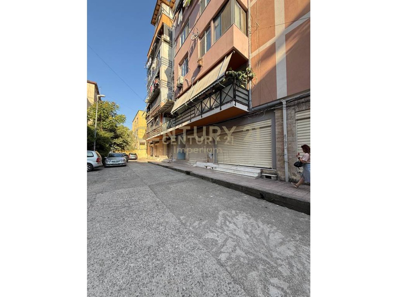 SHITEN 4 AMBIENTE BIZNESI NË ALI DEMI – IDEALE PËR INVESTIM!